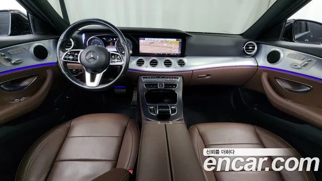 Mercedes-Benz E-Class 2019 thumb 10