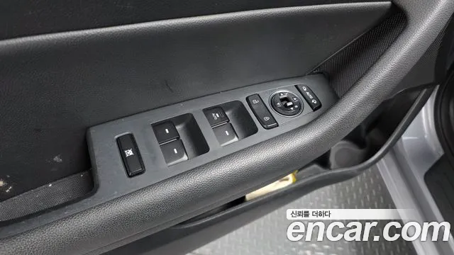 Hyundai LF 2016 thumb 2