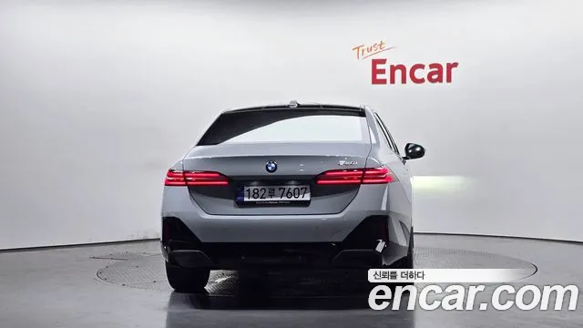 BMW 5 серии 2025 thumb 3