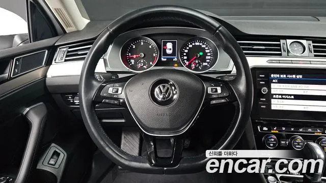 Volkswagen Passat GT 2018 thumb 12
