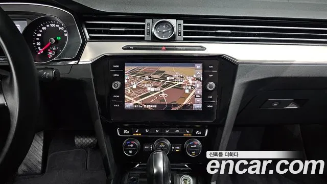 Volkswagen Passat GT 2018 thumb 5