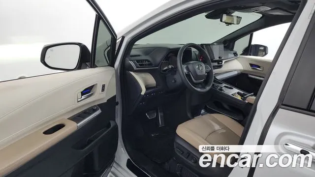 Toyota Sienna 2024 thumb 9
