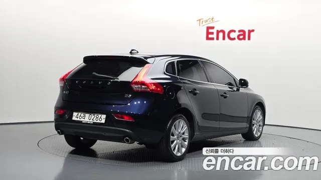 Volvo V40 2015 thumb 8