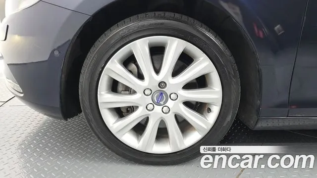 Volvo V40 2015 thumb 2