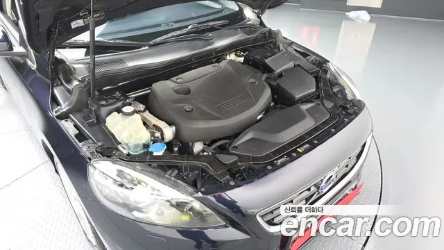 Volvo V40 2015 thumb 6