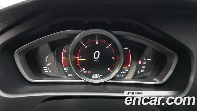 Volvo V40 2015 thumb 12