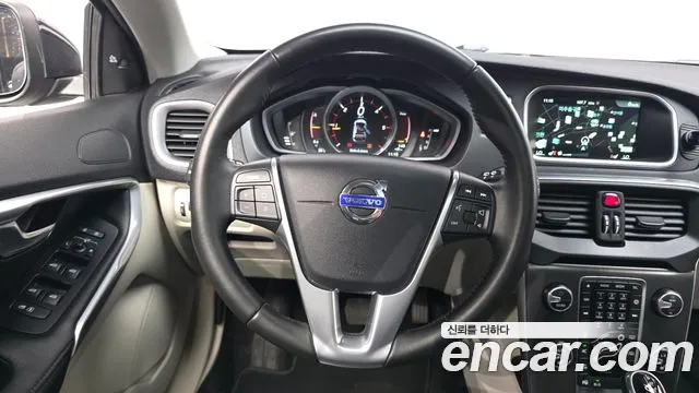 Volvo V40 2015 thumb 7