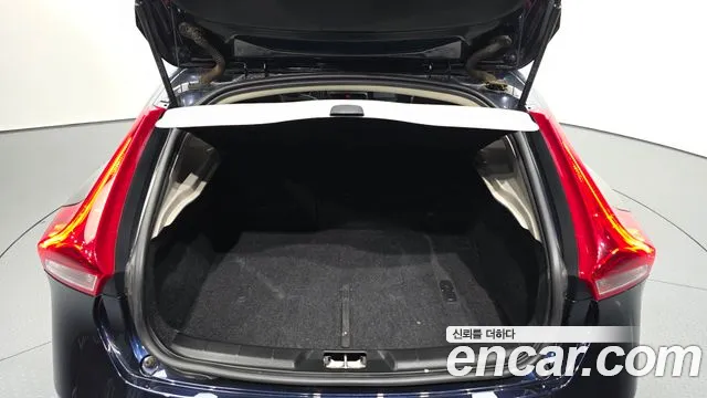 Volvo V40 2015 thumb 5