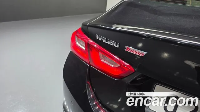 Chevrolet Malibu 2017 thumb 2