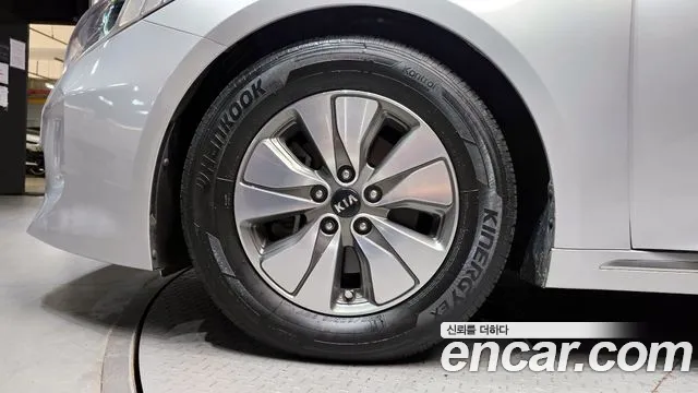 Kia Hybrid 2017 thumb 11