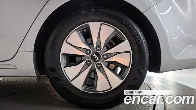 Kia Hybrid 2017 thumb 9