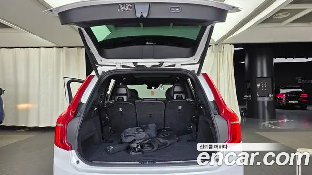 Volvo XC90 2020 thumb 6