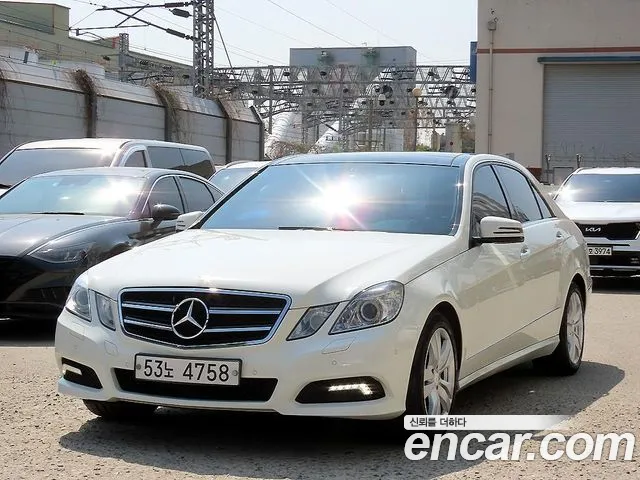 Mercedes-Benz E-Class 2009 thumb 4