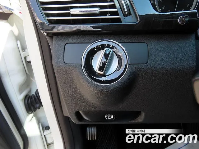 Mercedes-Benz E-Class 2009 thumb 7