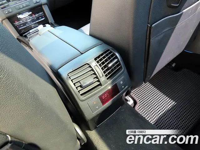 Mercedes-Benz E-Class 2009 thumb 12