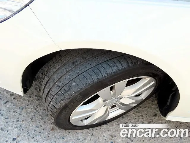 Mercedes-Benz E-Class 2009 thumb 6