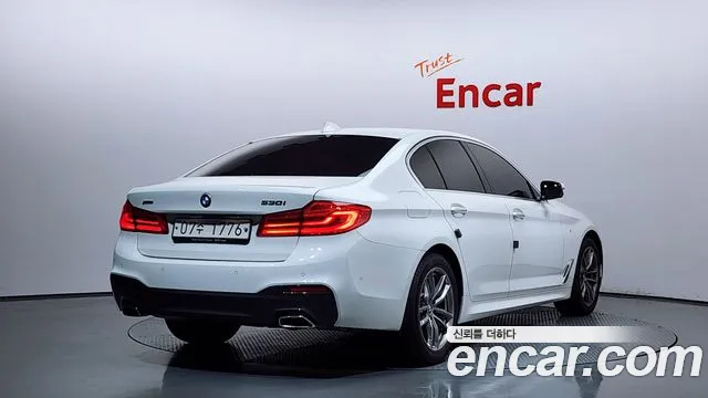 BMW 5 серии 2018 thumb 10