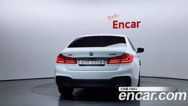 BMW 5 серии 2018 thumb 11