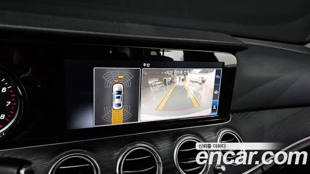 Mercedes-Benz E-Class 2018 thumb 9
