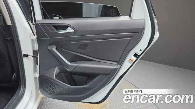 Volkswagen Jetta 2021 thumb 10