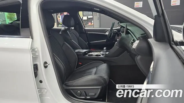 Genesis G70 2020 thumb 4