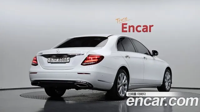 Mercedes-Benz E-Class 2018 thumb 7