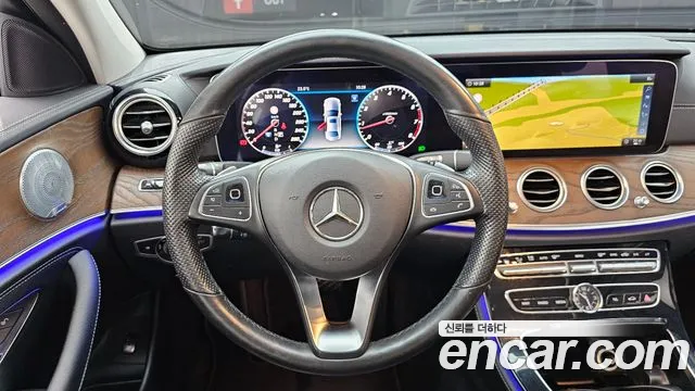 Mercedes-Benz E-Class 2018 thumb 5