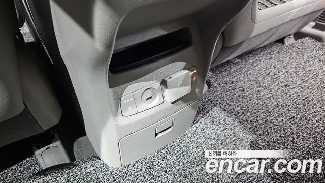 Kia Carnival 2016 thumb 2