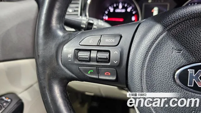 Kia Carnival 2016 thumb 7