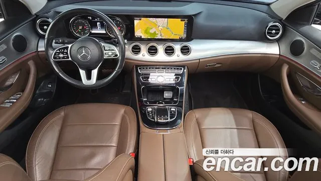 Mercedes-Benz E-Class 2018 thumb 3