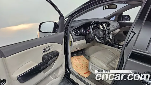 Kia Carnival 2018 thumb 7