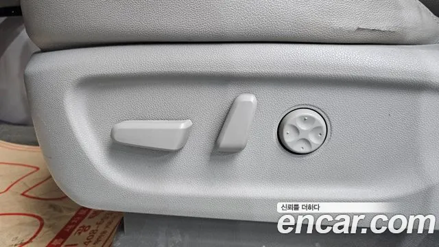 Kia Carnival 2018 thumb 2