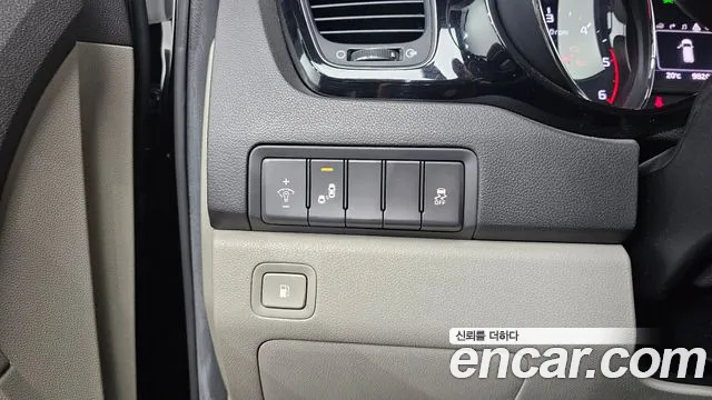 Kia Carnival 2018 thumb 3