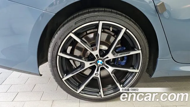 BMW 8 серии 2021 thumb 6
