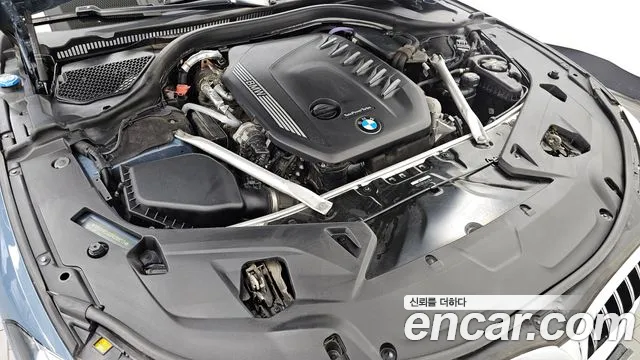 BMW 8 серии 2021 thumb 2