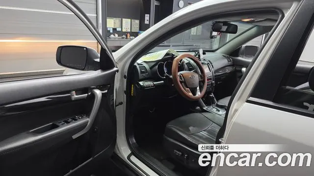 Kia Sorento 2011 thumb 12