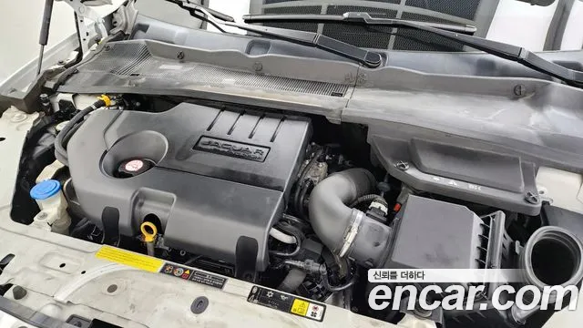 Jaguar E-Pace 2020 thumb 9