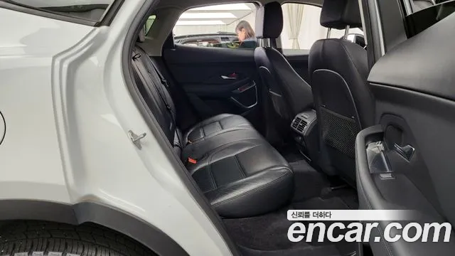 Jaguar E-Pace 2020 thumb 7