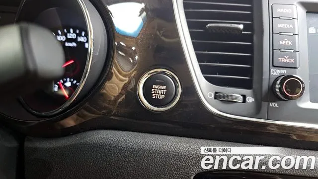 Kia Carnival 2019 thumb 3