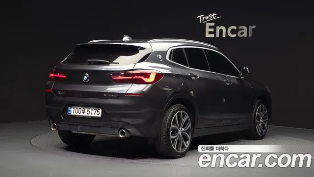 BMW X2 2021 thumb 2