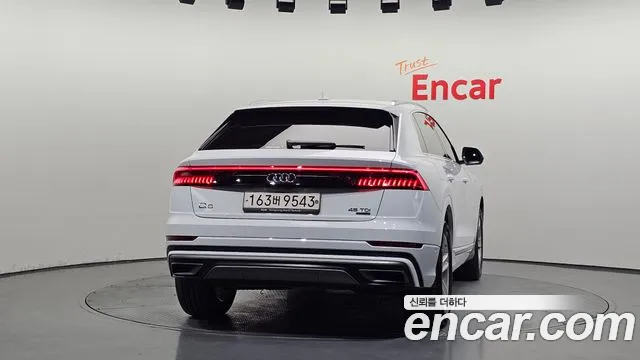 Audi Q8 2020 thumb 11