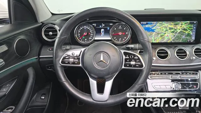 Mercedes-Benz E-Class 2018 thumb 7