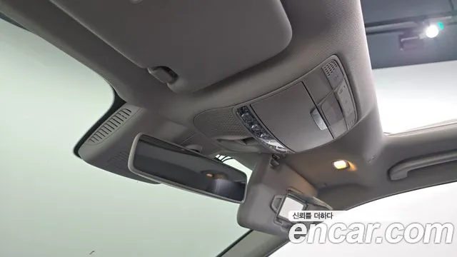 Mercedes-Benz E-Class 2018 thumb 10