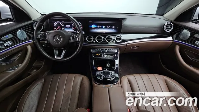 Mercedes-Benz E-Class 2017 thumb 10