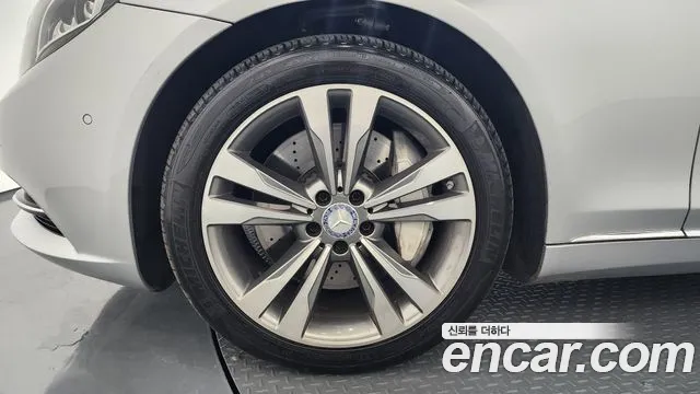 Mercedes-Benz S-Class 2014 thumb 3