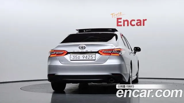 Toyota Camry 2018 thumb 3