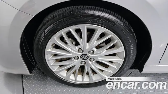 Toyota Camry 2018 thumb 12