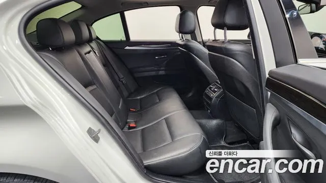 BMW 5 серии 2014 thumb 11