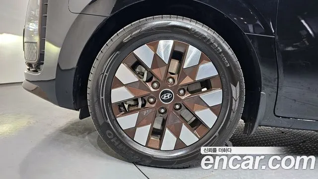 Hyundai Staria 2021 thumb 4