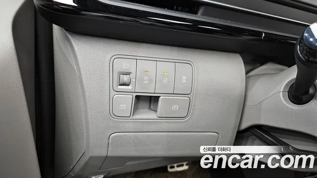 Hyundai Staria 2021 thumb 8